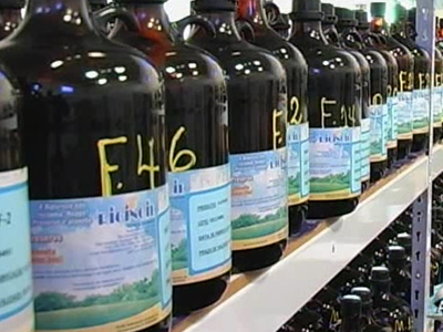 Levantamento da Associação Brasileira da Indústria de Higiene Pessoal aponta o brasileiro como o povo que mais comprar perfumes e desodorantes em  todo o mundo. (foto: Reprodução / TV Sul)