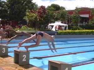 Guaxupé sedia segunda etapa da Copa SESI de Natação 2013... Participantes de 11 cidades do Sul de Minas disputam medalhas em diversas categorias