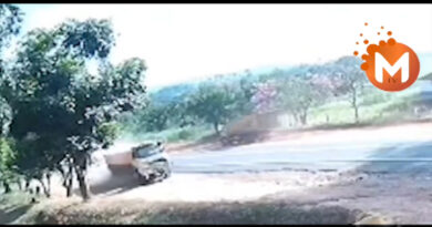 Acidente envolvendo quatro carretas deixa um morto na MG-344, entre Cássia e Pratápolis