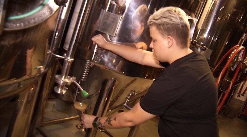 Mercado cervejeiro: mulheres ganham cada vez mais espaço, seja na consumo ou produção