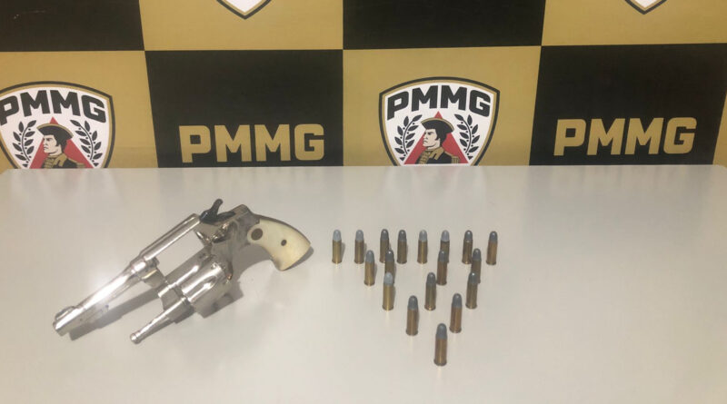 Homem é preso após denúncia de agressão e apreensão de arma em Guaranésia