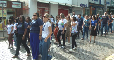 Parada Azul marca conscientização sobre o autismo em Guaxupé