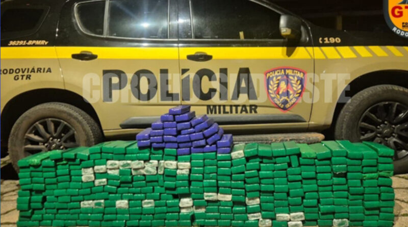 Perseguição policial termina com apreensão de 341 barras de maconha