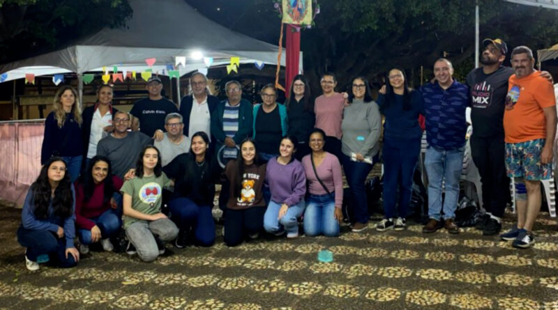 Começa a 1ª Festa na Praça da Igreja do Rosário em Guaxupé